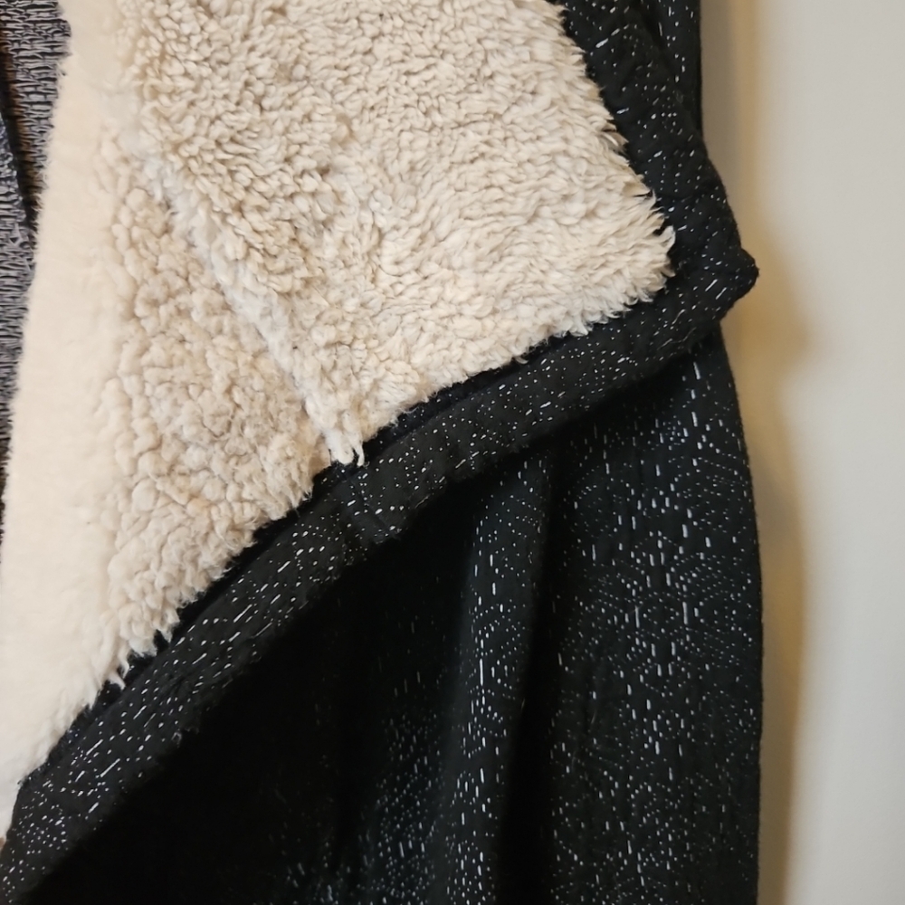 Wild Pearl Black Tan Open Front Sherpa Cardigan Sweater Size Large - Picture 2 of 6
